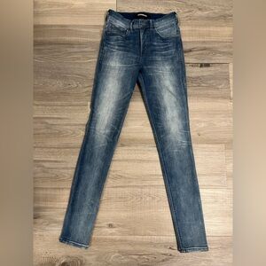 Express size high rise jeans. Worn once found out I was pregnant. Size 2R